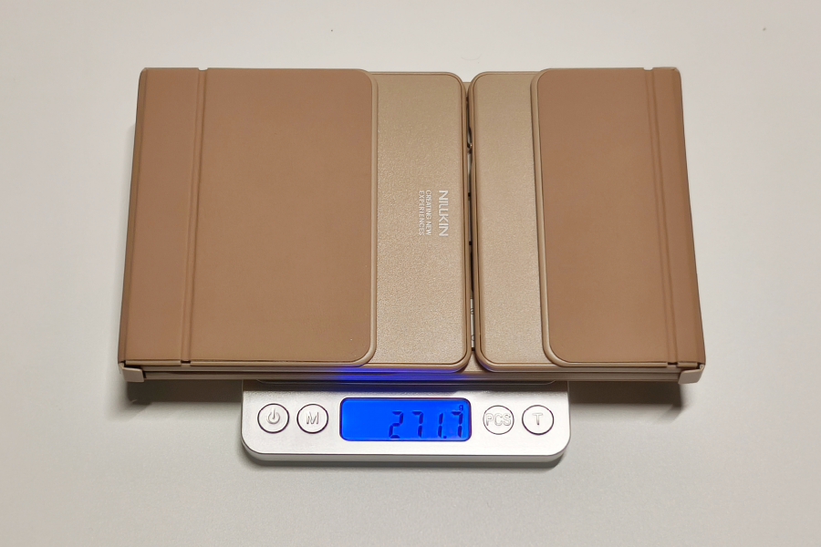 重さは約270g