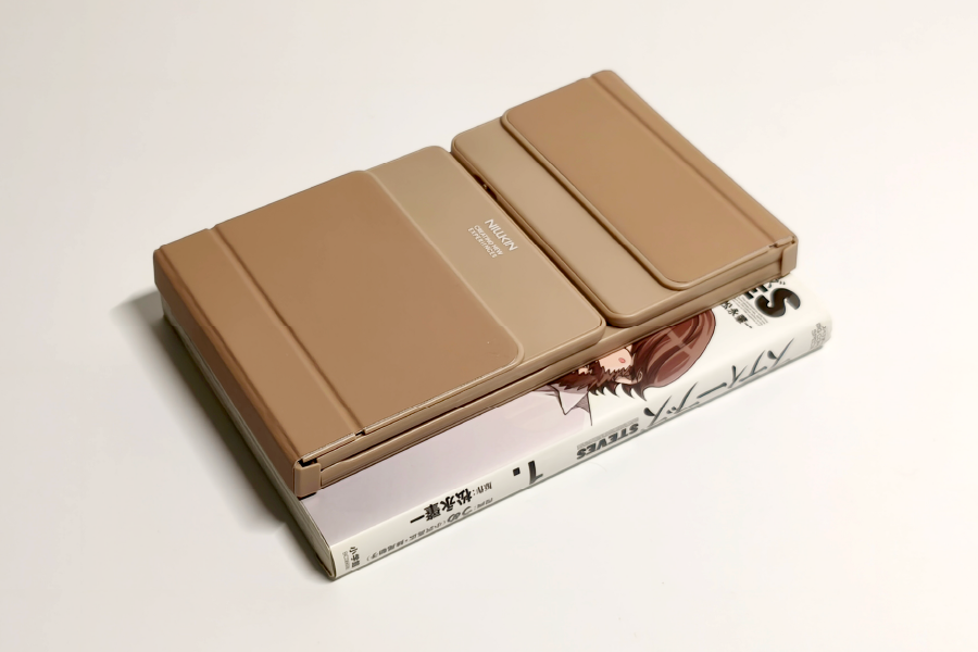 大きさは単行本くらい